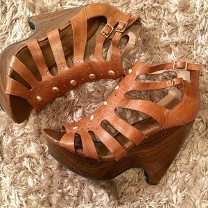 Jessica Simpson wedges